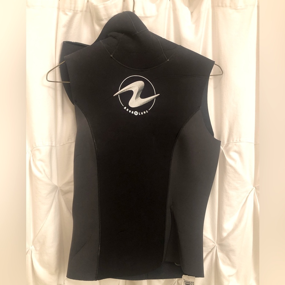 Scuba Aqua Lung Women’s Aquaflex 6/5/3 Hooded Vest